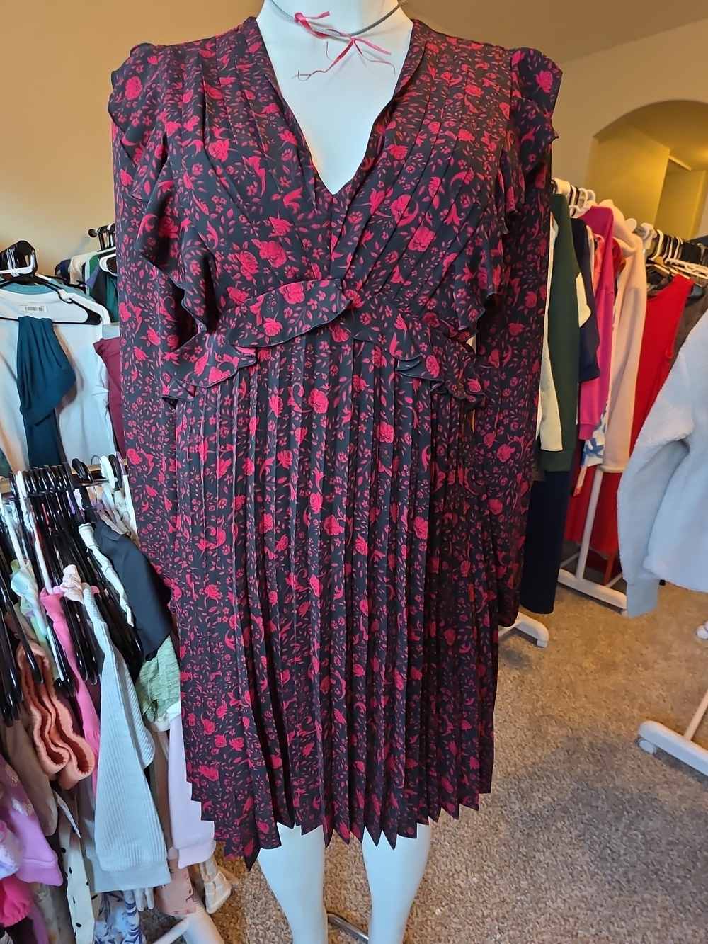 Floral Pleated V-Neck Midi Dress in Black and Pink